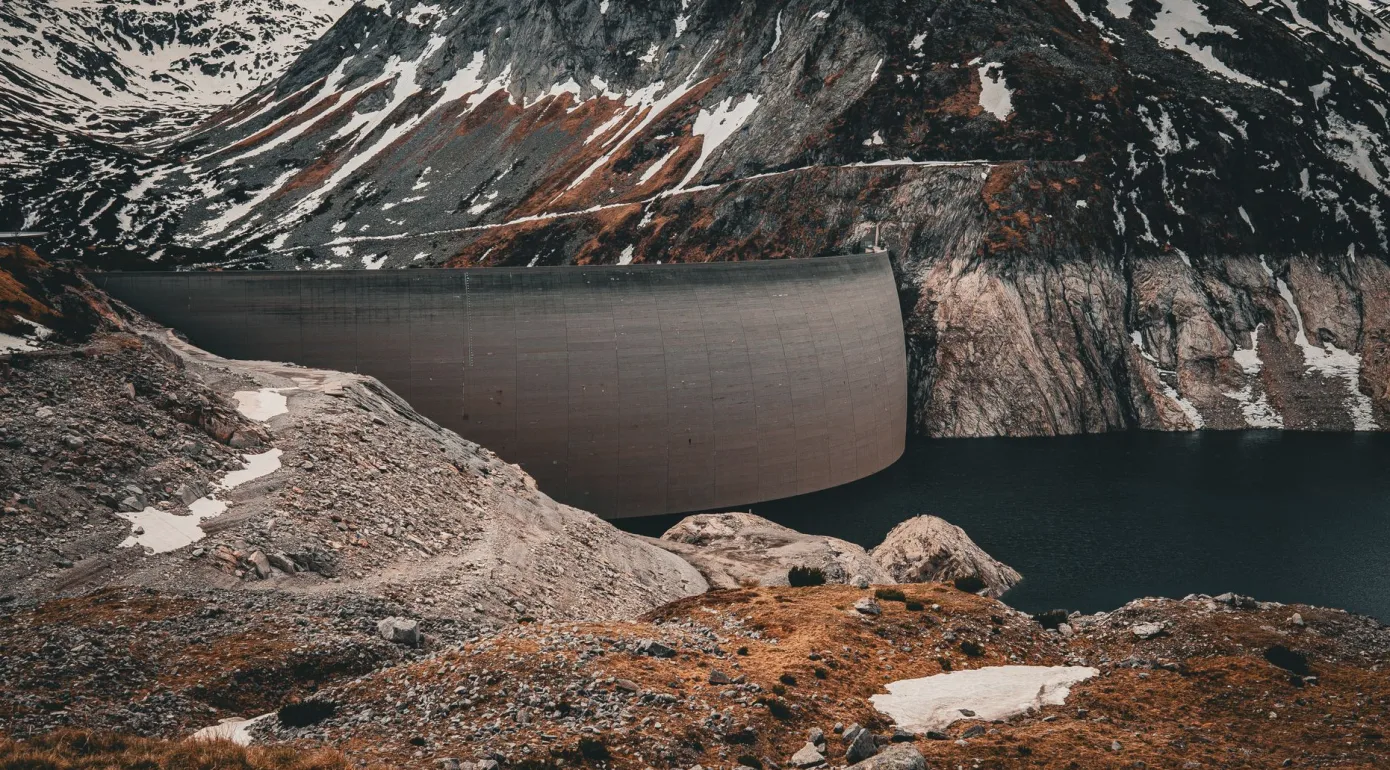 Projet solaire ou hydraulique : les questions à se poser avant de trancher
